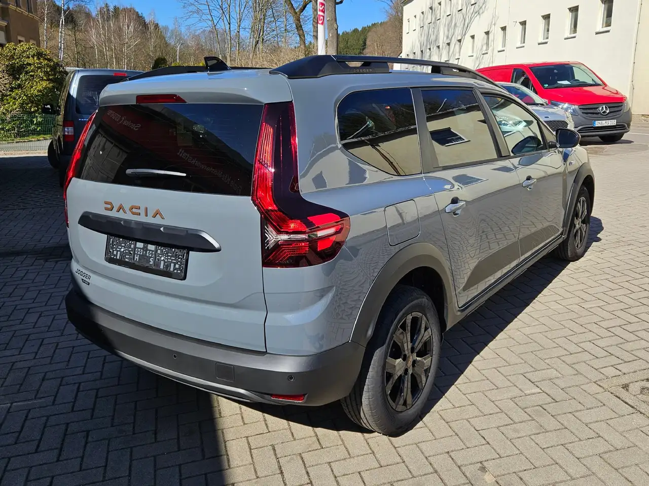 Dacia Jogger Extreme/Automatik/Hybrid/Tageszul. — Vehicle gallery 19