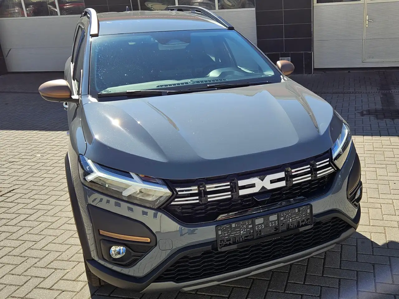 Dacia Jogger Extreme/Automatik/Hybrid/Tageszul. — Vehicle gallery 16