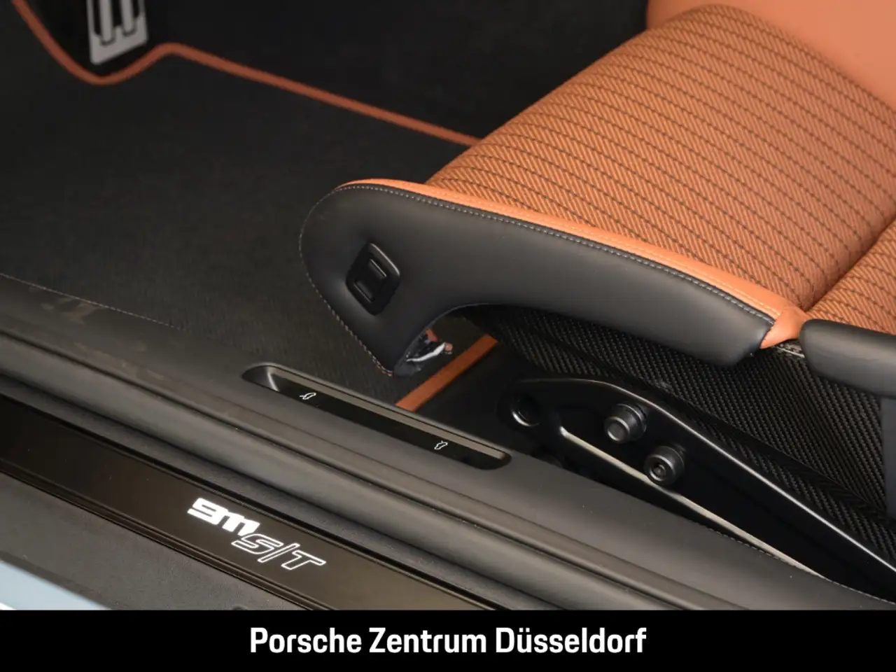 Porsche 992 911 S T Liftsystem-VA LED-Matrix BOSE 21'' — Vehicle gallery 24