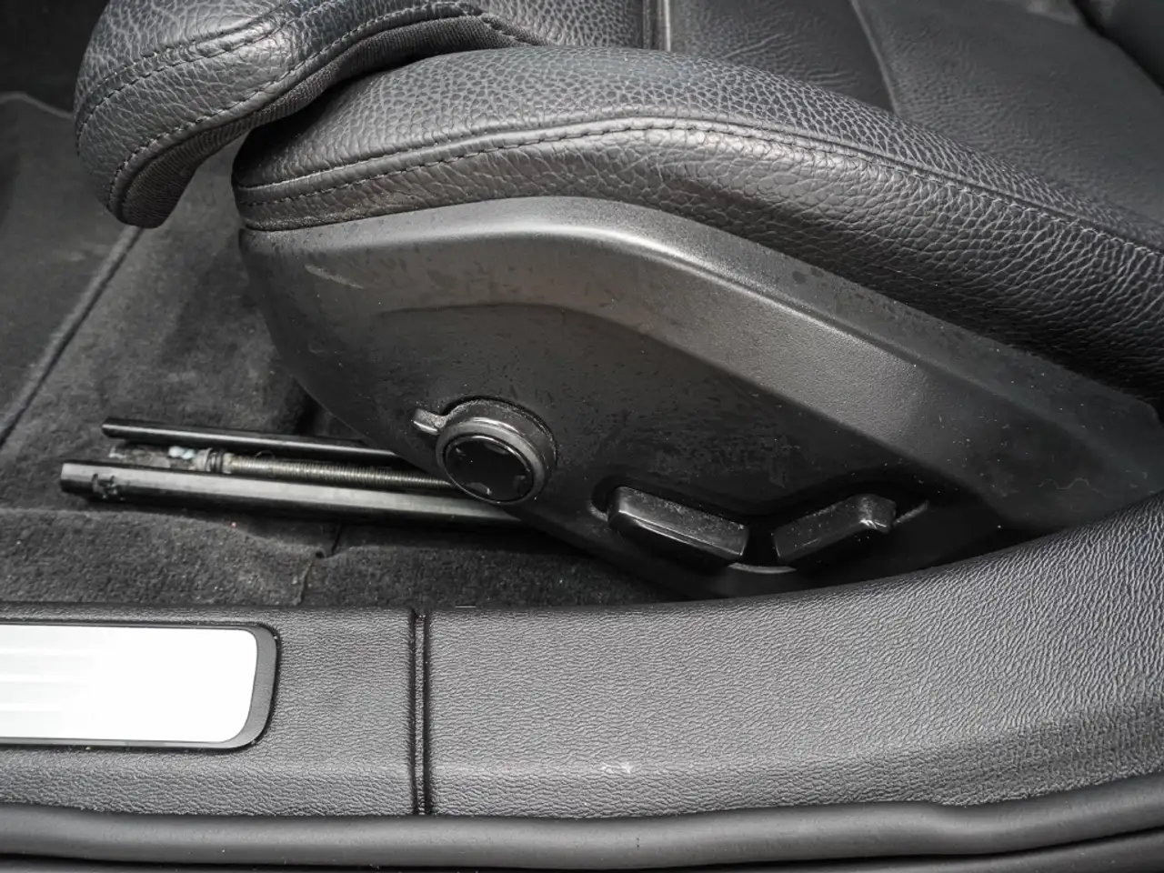 Volvo V60 Kombi Core AHK Digitales Cockpit Memory Sitze Soun — Vehicle gallery 16