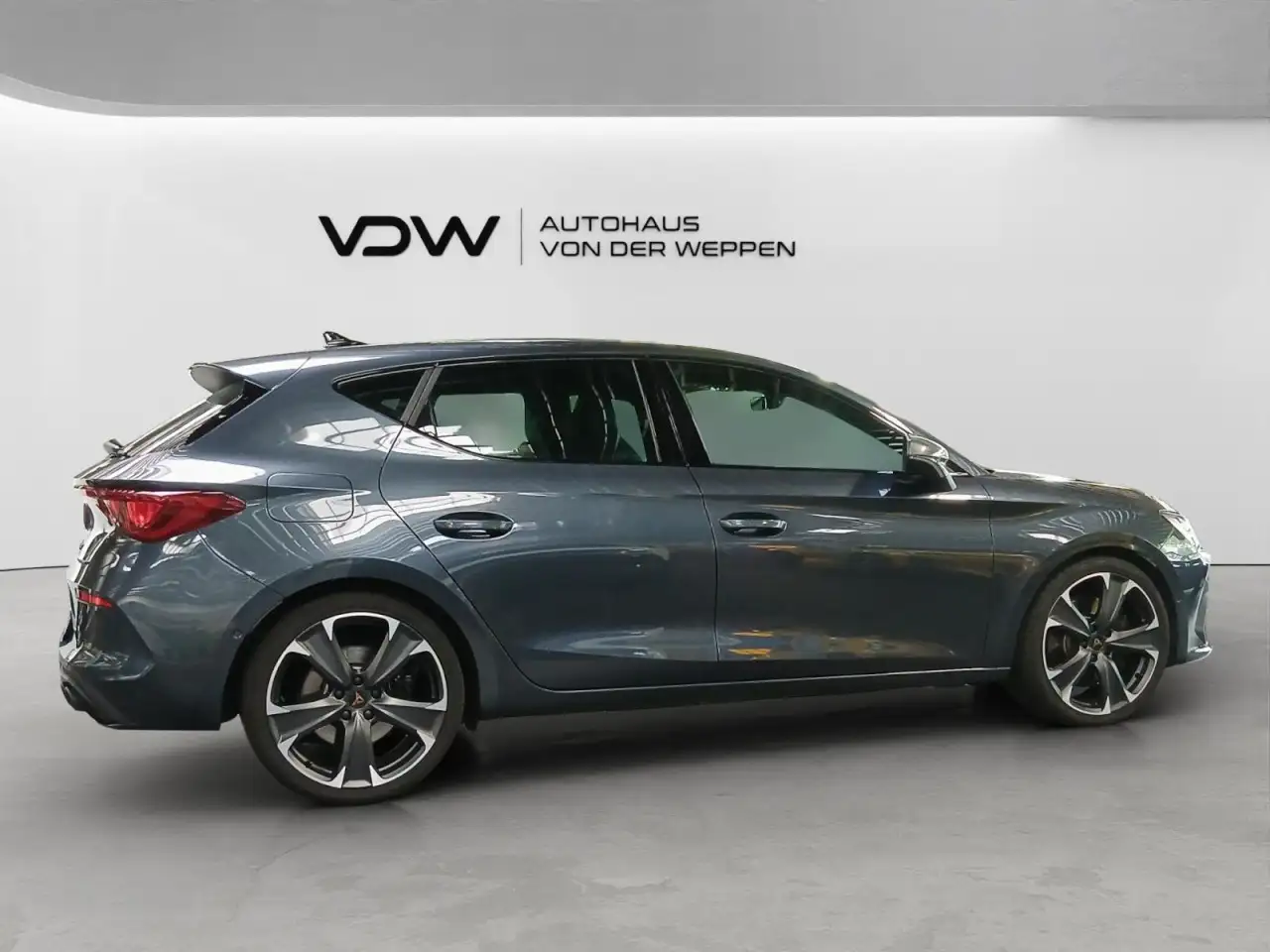CUPRA Leon VZ 2.0 TSI Beats, Travel Ass., SHZ, Kessy Klima — Galerie du véhicule 12