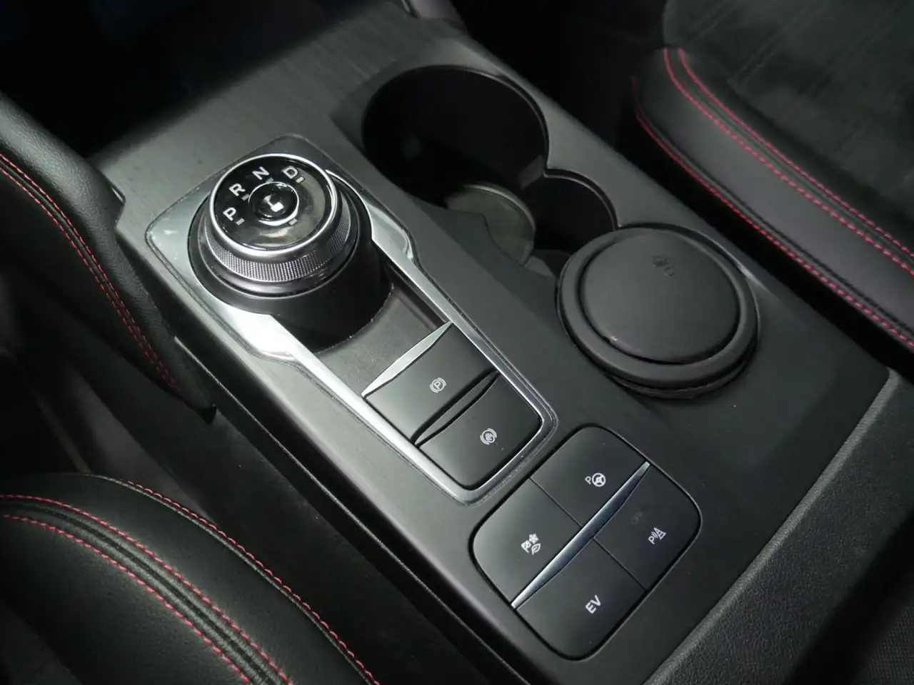 Ford Kuga ST-Line X 2.5 Duratec PHEV 165kW Auto — Vehicle gallery 14