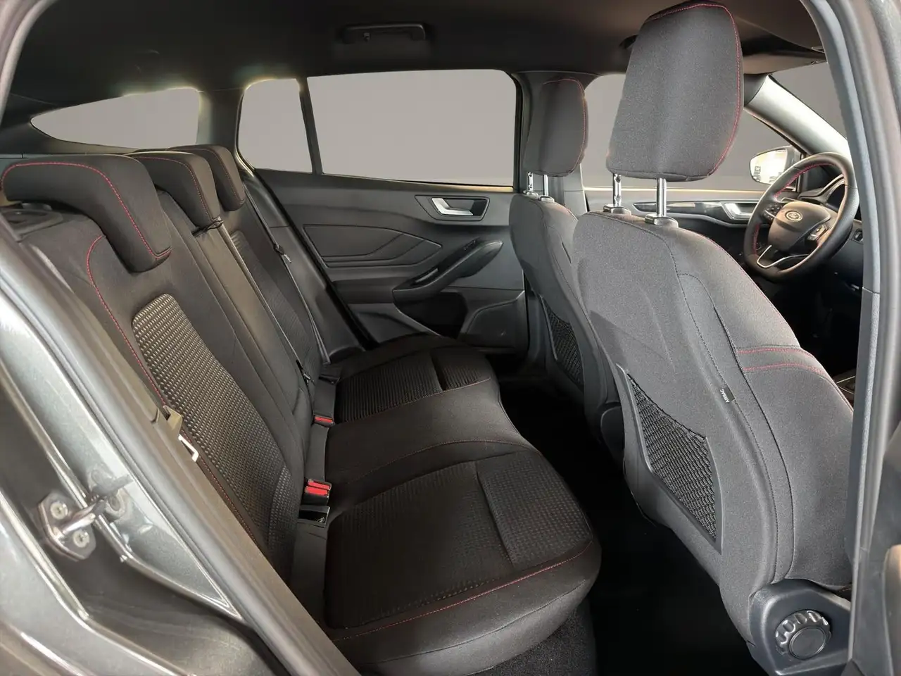 Ford Focus 1,0 EcoBoost Hyb. 114kW ST-Line X Tur AT — معرض صور السيارة 13