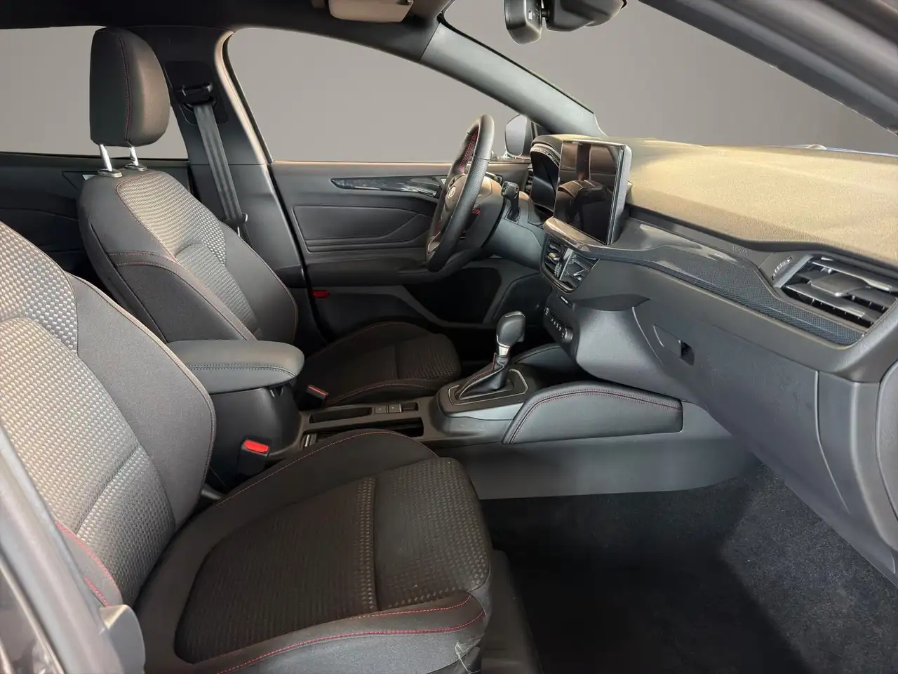 Ford Focus 1,0 EcoBoost Hyb. 114kW ST-Line X Tur AT — معرض صور السيارة 11