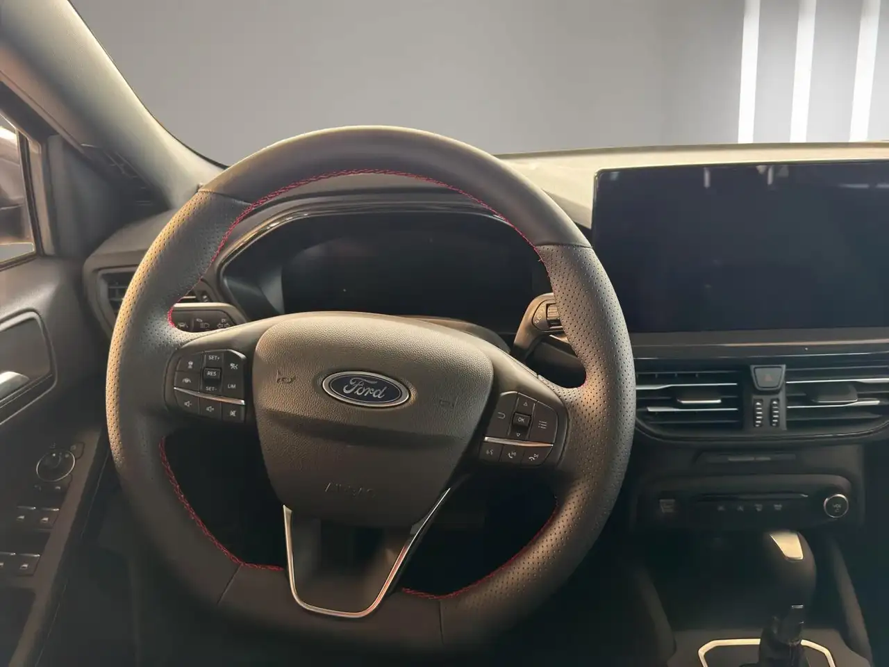 Ford Focus 1,0 EcoBoost Hyb. 114kW ST-Line X Tur AT — معرض صور السيارة 15