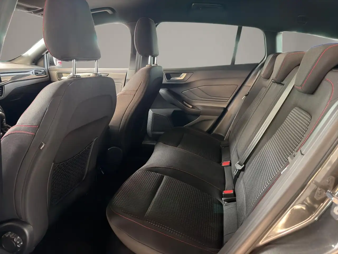 Ford Focus 1,0 EcoBoost Hyb. 114kW ST-Line X Tur AT — معرض صور السيارة 12