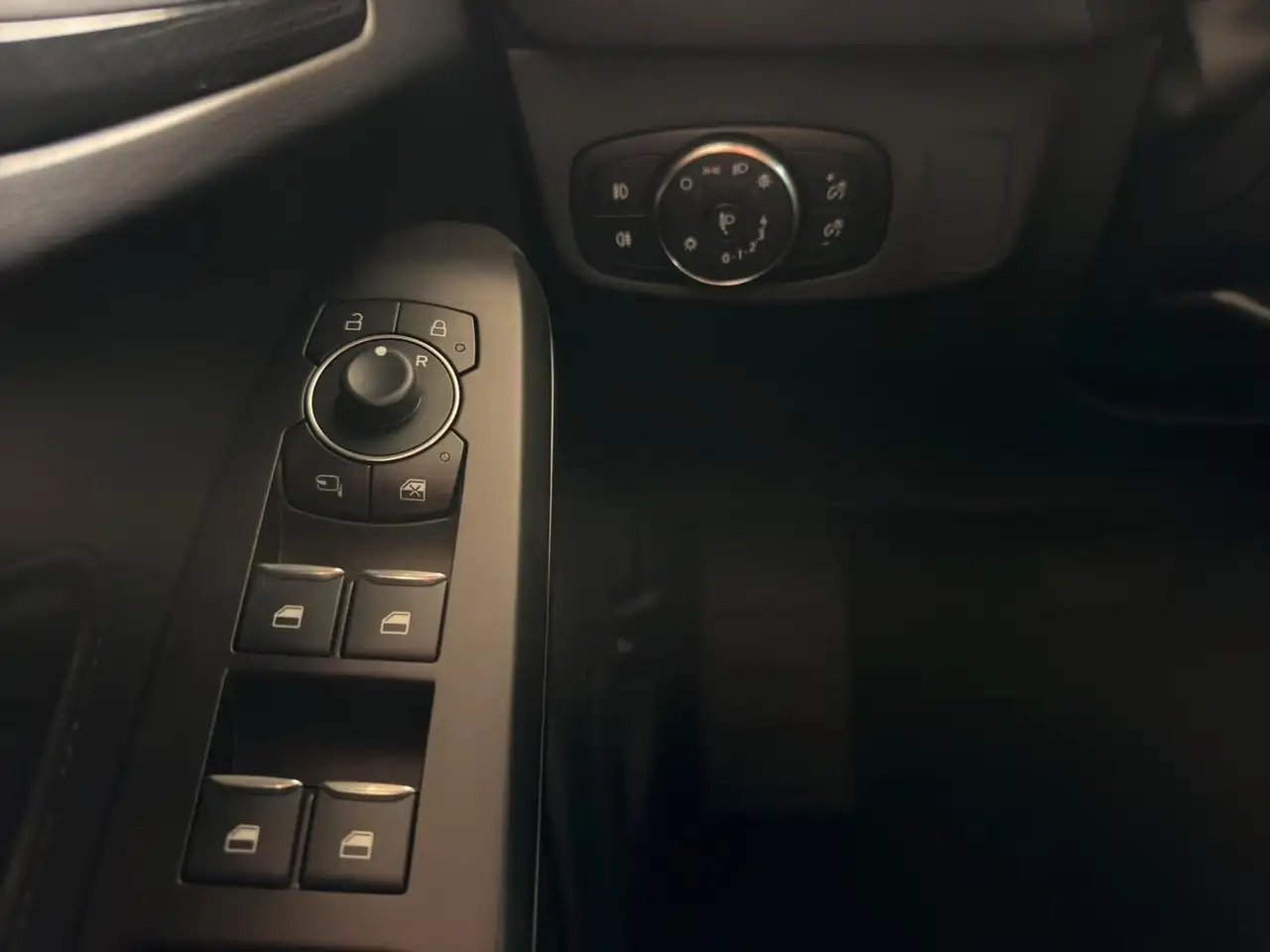 Ford Focus 1,0 EcoBoost Hyb. 114kW ST-Line X Tur AT — معرض صور السيارة 17