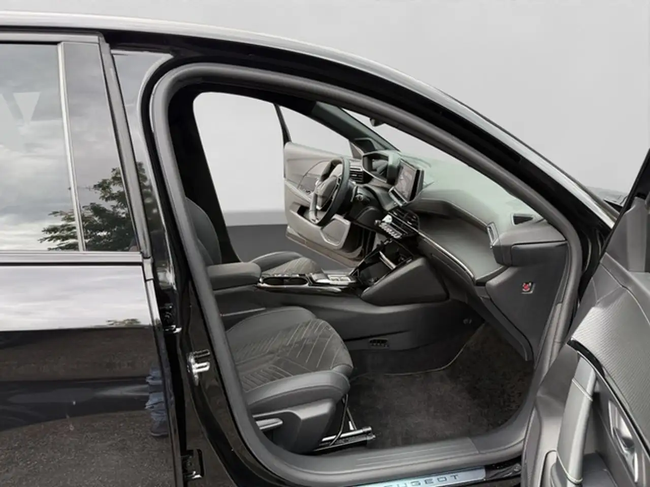 Peugeot 208 Hybrid 100 GT NAVI PDC KAMERA SHZ KLIMAAT LED — معرض صور السيارة 9