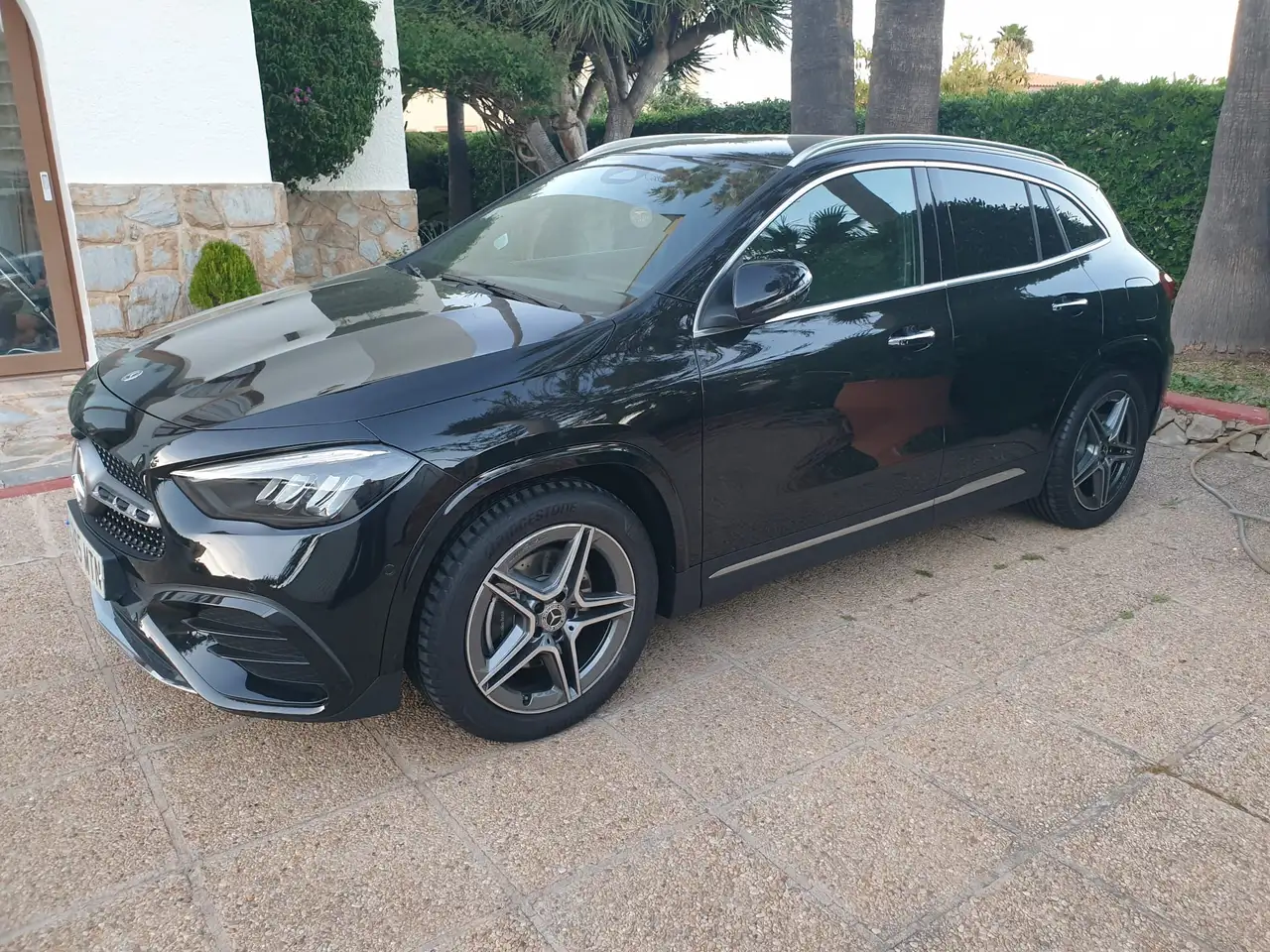 Mercedes-Benz GLA 200 200d 8G-DCT — Vehicle gallery 2