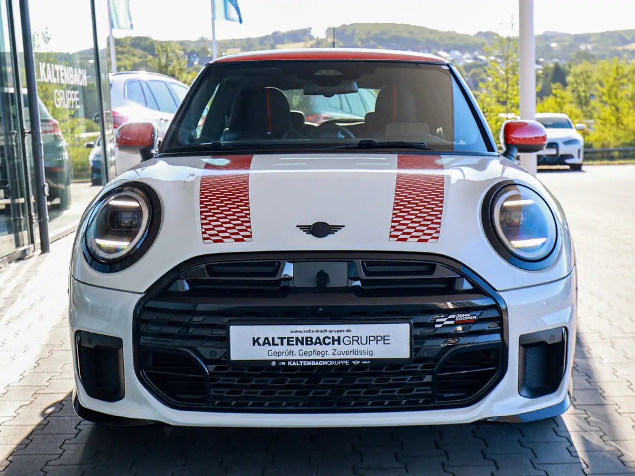 MINI Cooper S John Cooper Works Trim PANO HUD 360° — Vehicle gallery 3