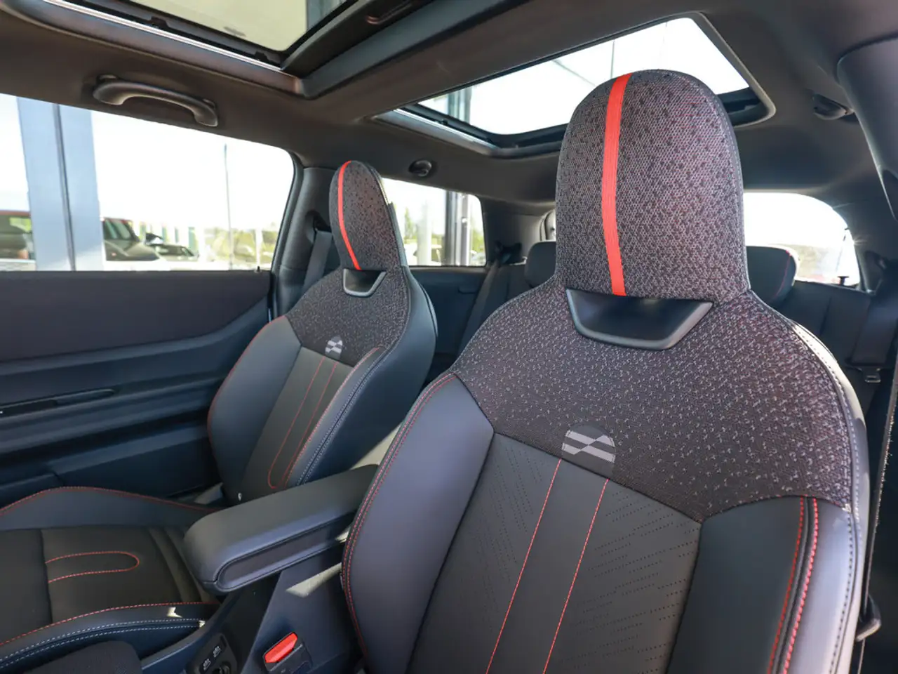 MINI Cooper S John Cooper Works Trim PANO HUD 360° — Vehicle gallery 25