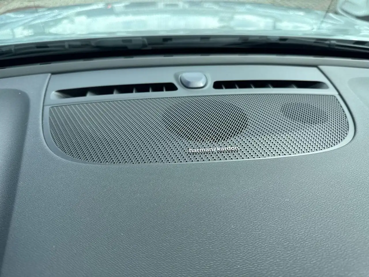 Volvo XC40 B3 FWD Plus Dark ACC CAM H&K LED LHZ SHZ — معرض صور السيارة 18