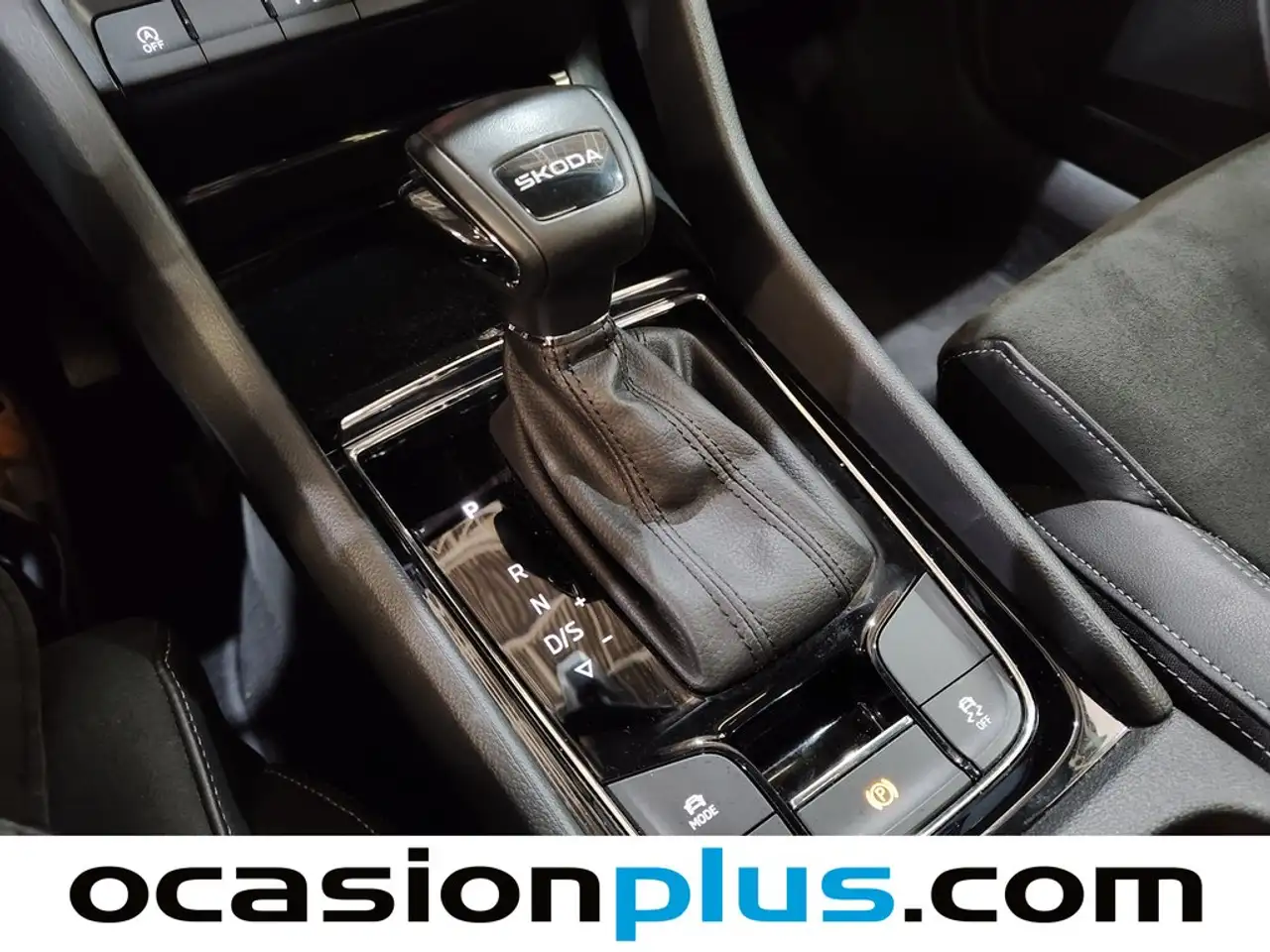 Skoda Karoq 1.5 TSI Design ACT DSG 110KW — معرض صور السيارة 7