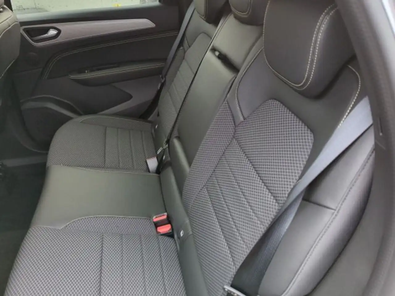 Renault Arkana Techno 140 Autom. *Comfort-, City-Paket* — معرض صور السيارة 10