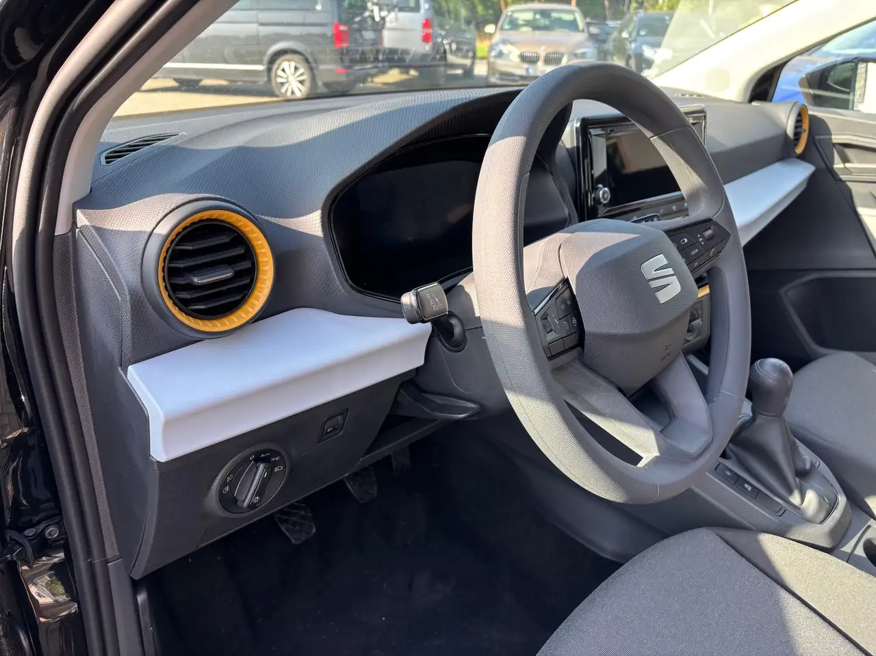 SEAT Ibiza 1.0 TSI Reference, KLIMA, WINTER-PAKET, LED, TEMPOMAT, FULLLINK, — Galerie du véhicule 10