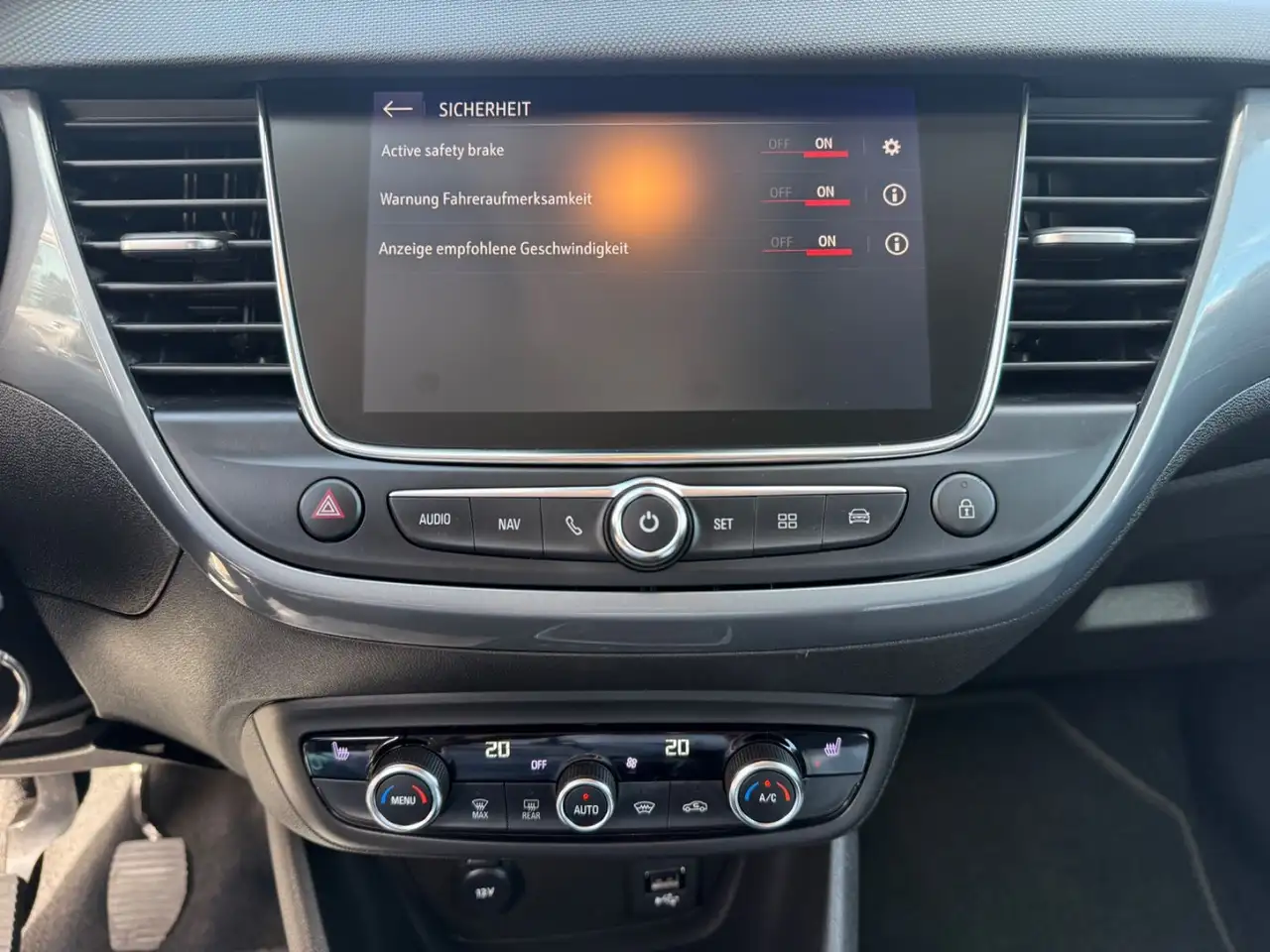 Opel Crossland X Crossland 1.2 Turbo Elegance LED Navi Kamera — معرض صور السيارة 34
