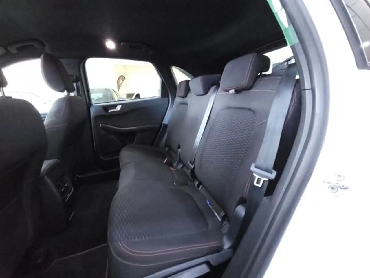 Ford Kuga 1.5 T ECOBOOST 150 CV — Galería del vehículo 11