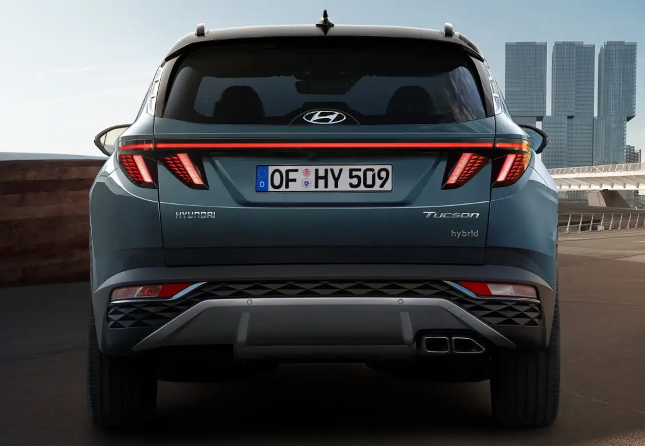 Hyundai TUCSON 1.6 TGDI HEV Maxx Sky AT — Vehicle gallery 10