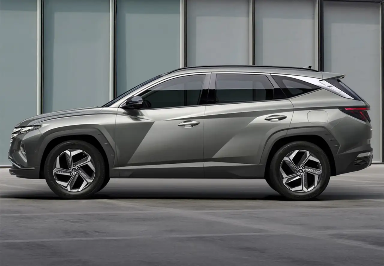 Hyundai TUCSON 1.6 TGDI HEV Maxx Sky AT — Vehicle gallery 28