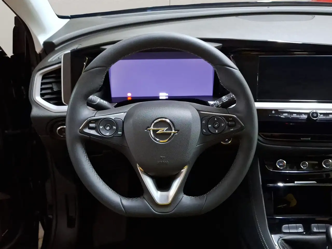 Opel Grandland 1.2 Turbo GS Line LED+Navi+SHZ+2xKlima — Galería del vehículo 9