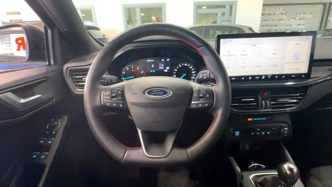 Ford Focus STLine 1.0T EcoBoost mHEV 92kW 125CV — معرض صور السيارة 16