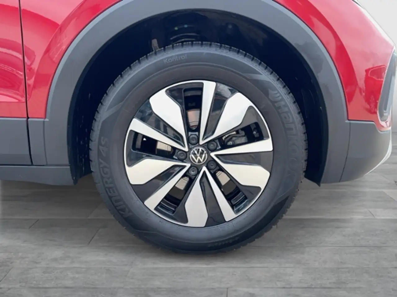 Volkswagen T-Cross LIFE 1.0 TSI EINPARKHILFE ACC LED NAVI APP-CON KL — Vehicle gallery 7