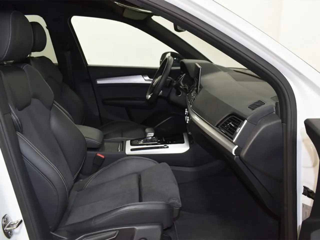 Audi Q5 40 TDI quattro-ultra Black line S tronic 150kW — Vehicle gallery 7