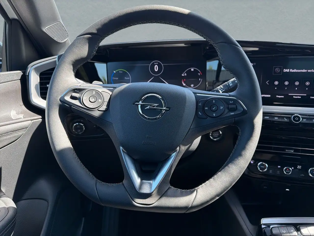 Opel Mokka GS Hybrid NAVI/SHZ/LHZ/180°RFK/TWA/ACC — معرض صور السيارة 14