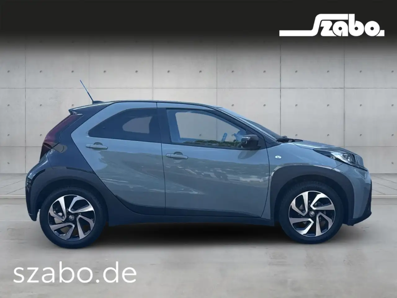 Toyota Aygo X 1,0 l Team D CVT Apple CarPlay Android Auto Musiks — Vehicle gallery 10