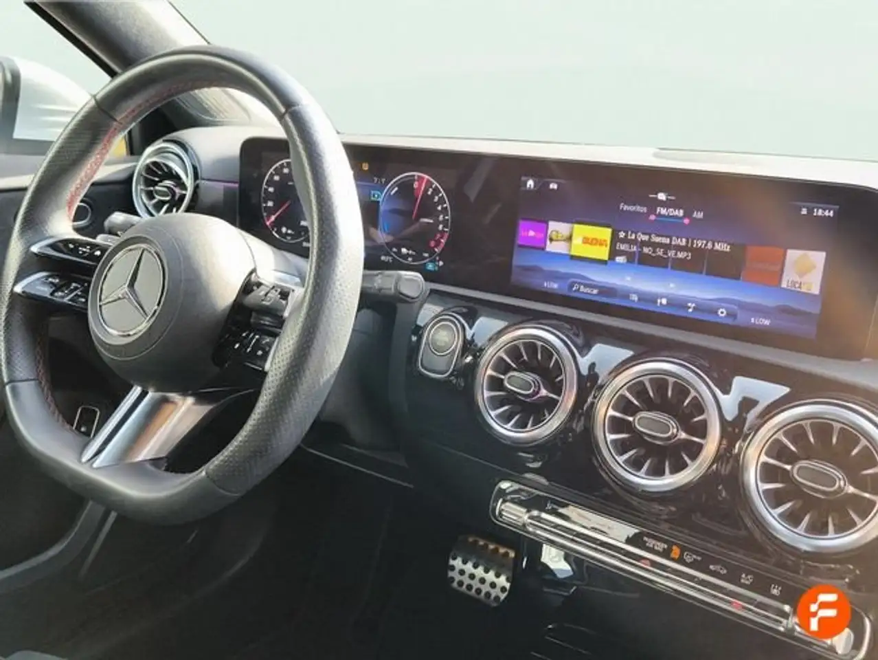 Mercedes-Benz A 250 e — Vehicle gallery 14