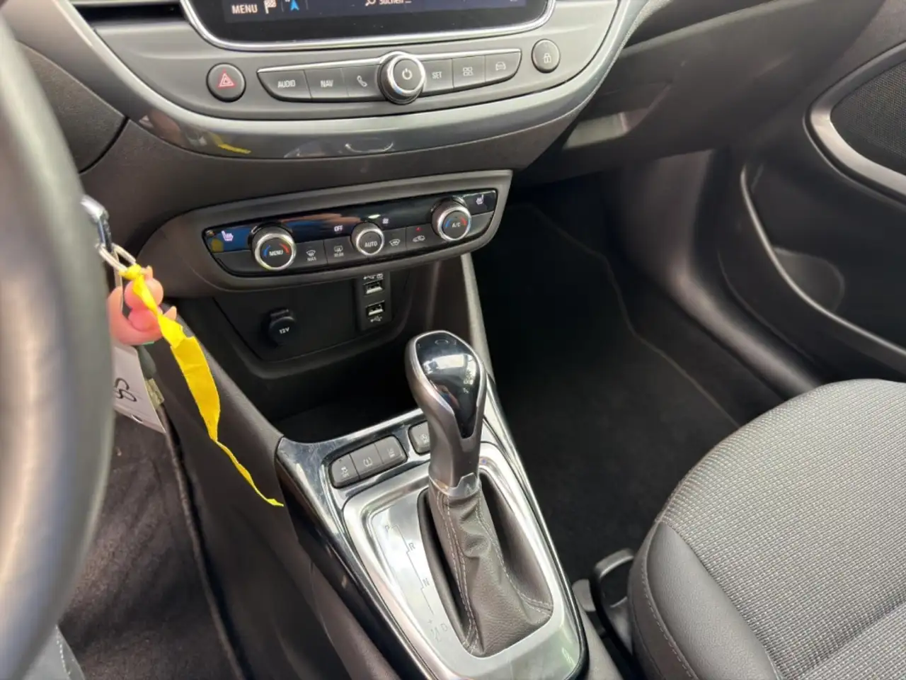 Opel Crossland Elegance Paket ATG Navi Klimaautom PDCv+h Allwette — معرض صور السيارة 12