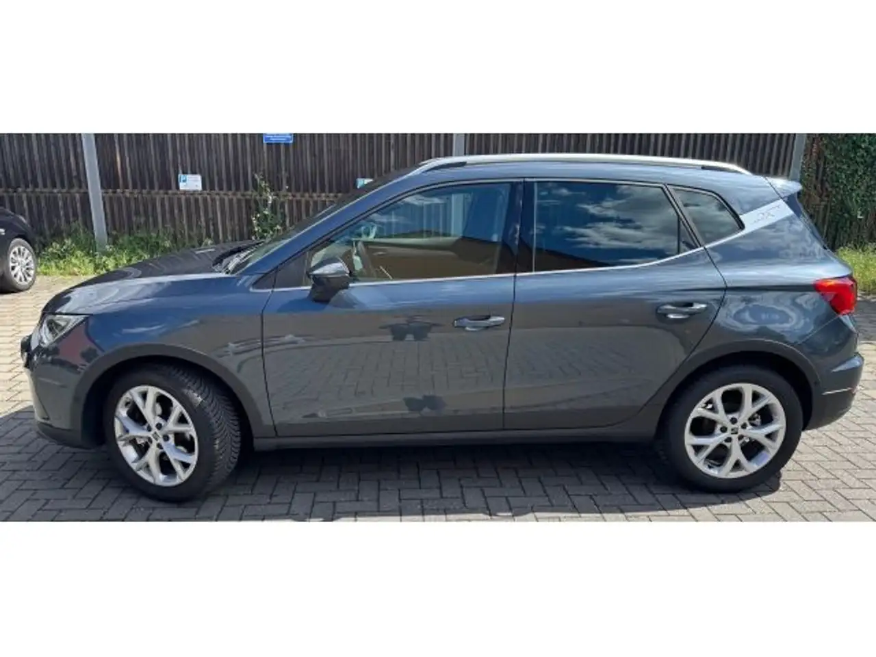 SEAT Arona Arona 1.0 TSI DSG FR /NAVI/KESSY/SHZ — Galerie du véhicule 2