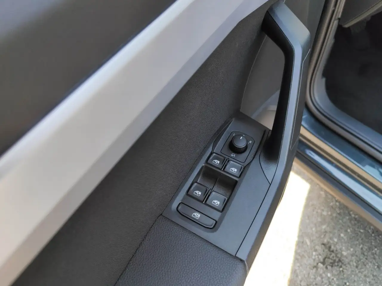 SEAT Arona FR 1.0TSI DSG *KAM*AHK*LED*DAB+*TOTWINKEL — Galería del vehículo 11