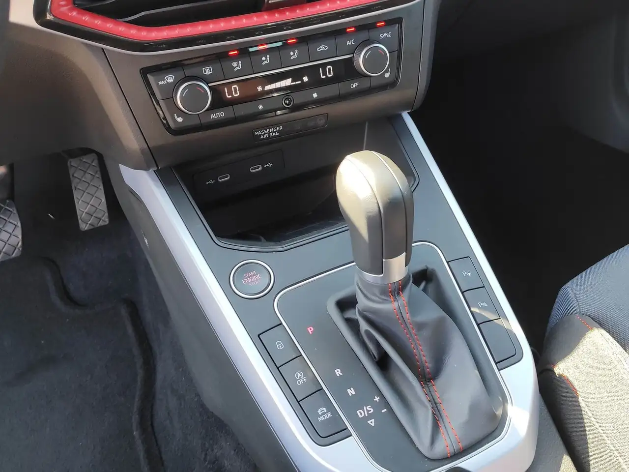 SEAT Arona FR 1.0TSI DSG *KAM*AHK*LED*DAB+*TOTWINKEL — Galería del vehículo 22