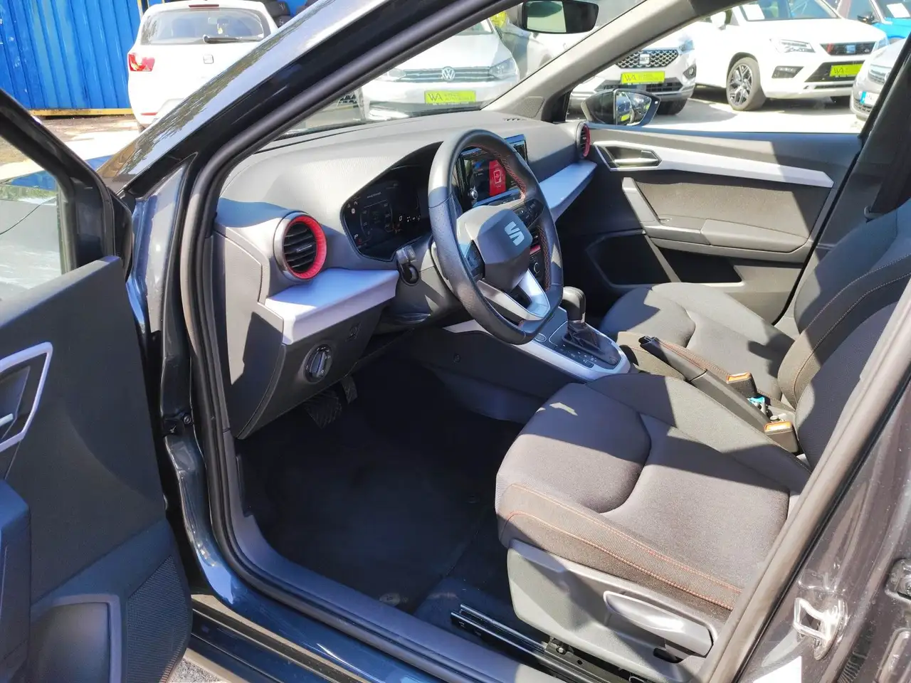 SEAT Arona FR 1.0TSI DSG *KAM*AHK*LED*DAB+*TOTWINKEL — Galería del vehículo 10