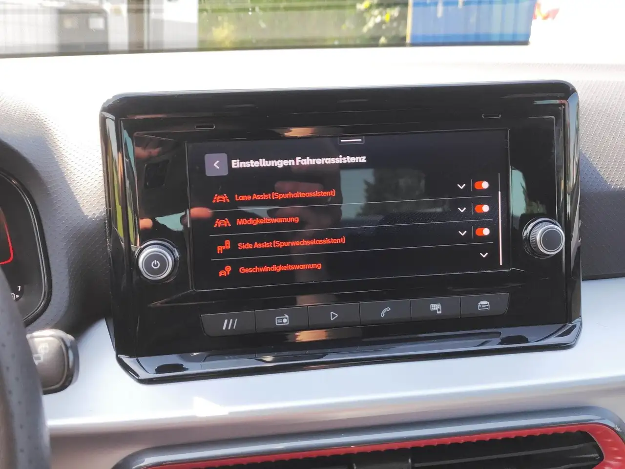 SEAT Arona FR 1.0TSI DSG *KAM*AHK*LED*DAB+*TOTWINKEL — Galería del vehículo 28
