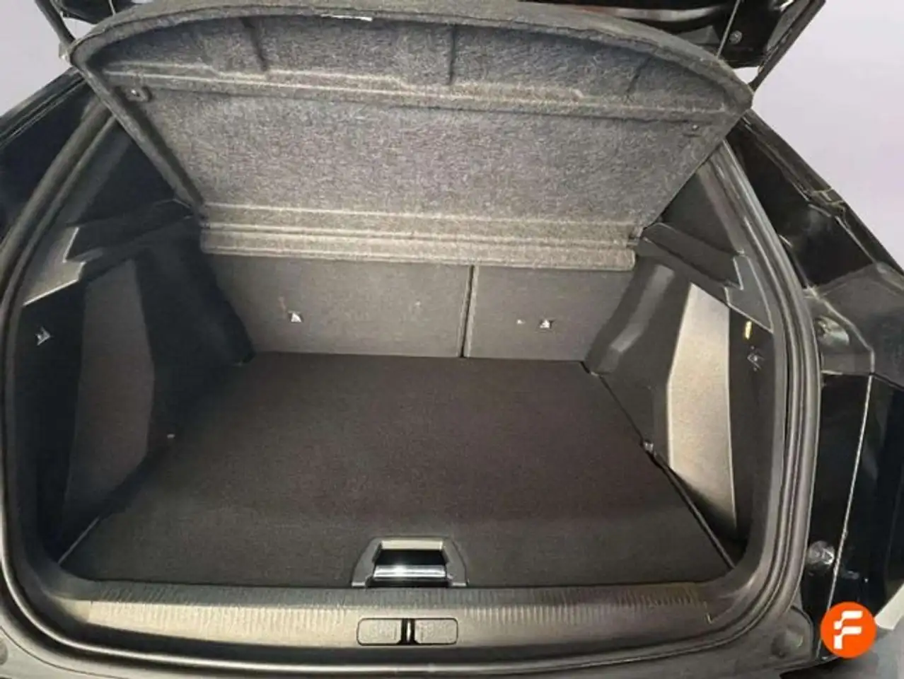 Peugeot 2008 1.2 PureTech S&S Allure EAT8 130 — معرض صور السيارة 26