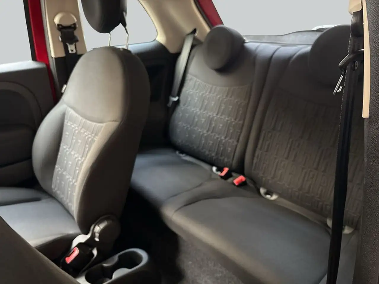 Fiat 500 1.0 GSE Hybrid + KOMFORT-PAKET — Vehicle gallery 11