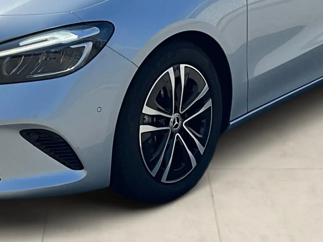 Mercedes-Benz B 180 Progressive AUT Kam. KlimaA LED LM PDC SHZ — Galería del vehículo 7