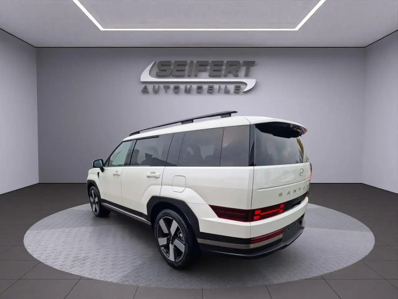 Hyundai SANTA FE HEV I SIGNATURE I 4WD I DCT I HEAD-UP I NAVI I 360 — Galería del vehículo 3