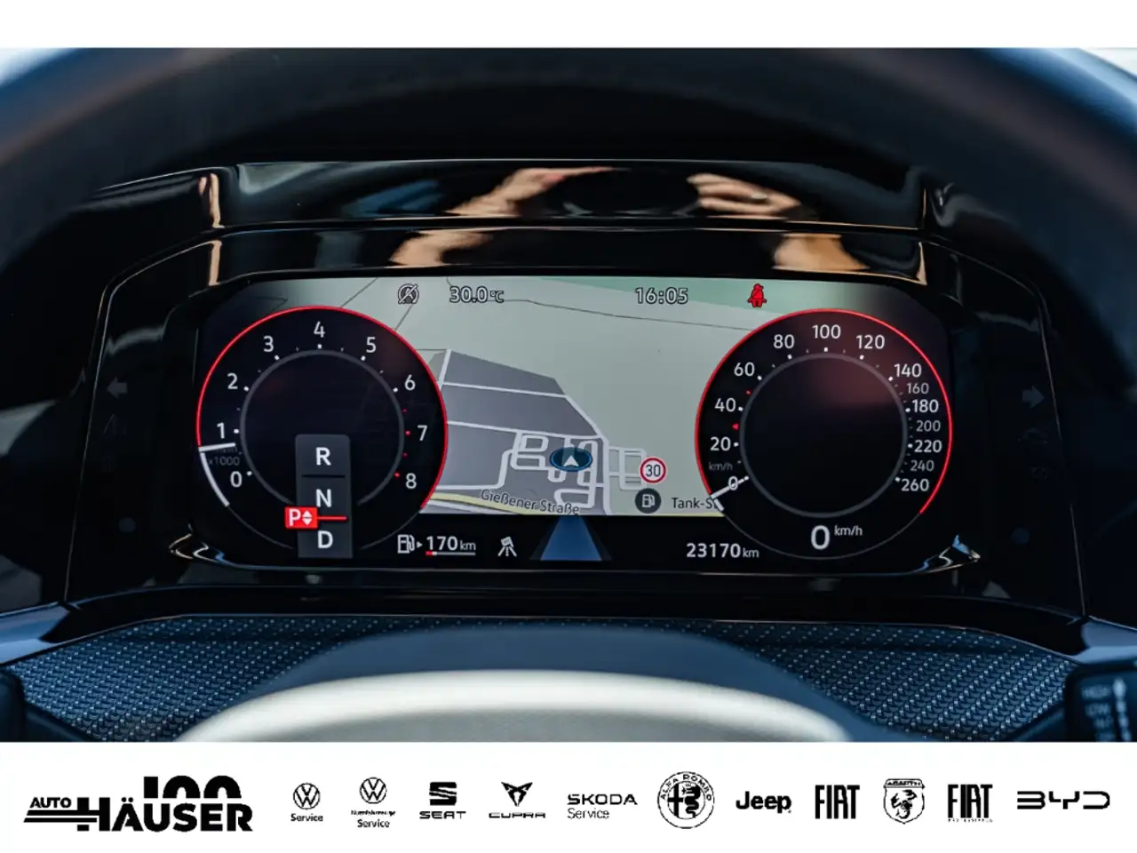Volkswagen Golf VIII R-Line 1.5 eTSI OPF DSG AHK H&K NAVI REAR VIE — Galería del vehículo 20