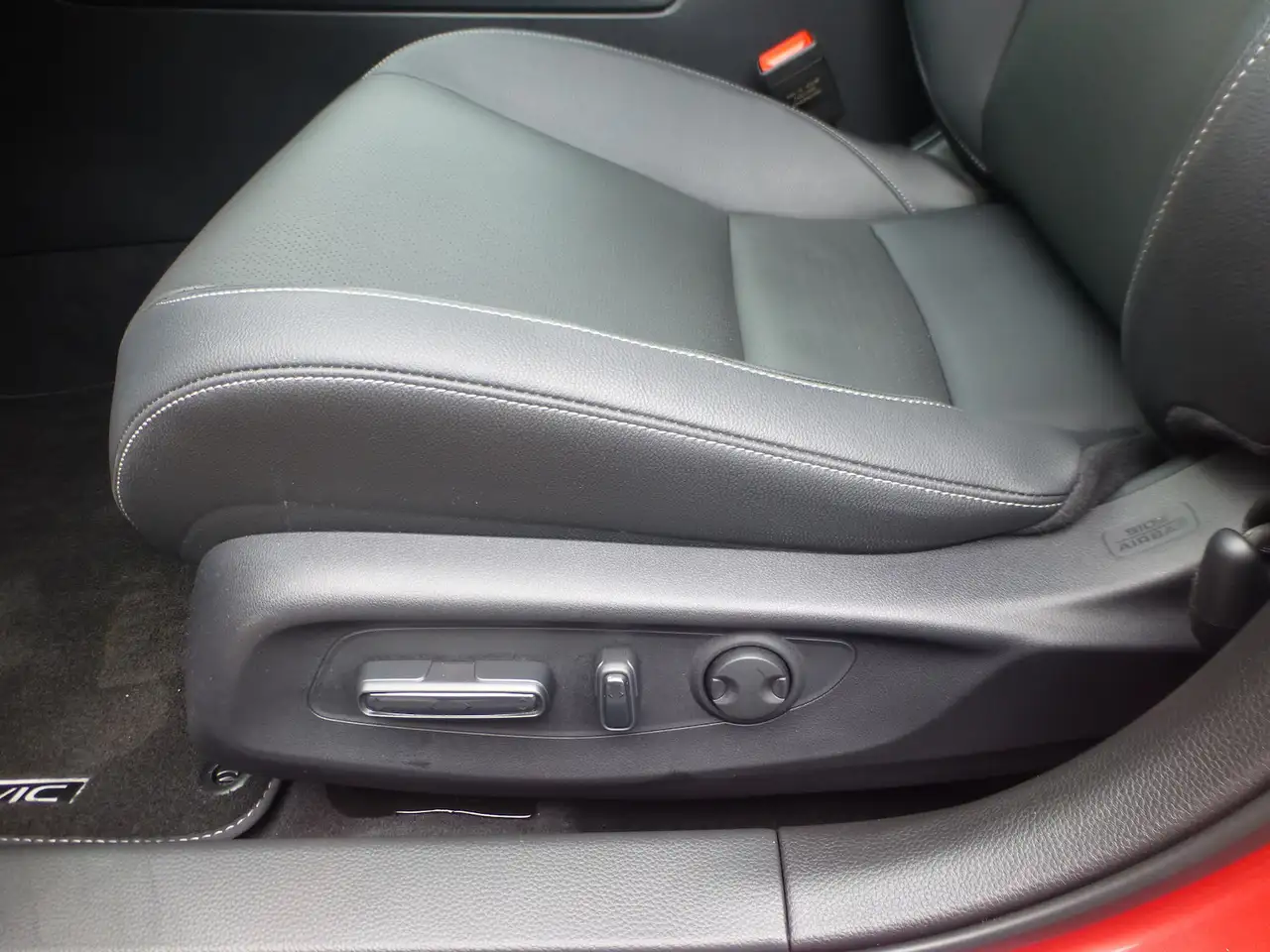 Honda Civic e:HEV 2,0 i-MMD Hybrid Advance Heckspoiler — معرض صور السيارة 15