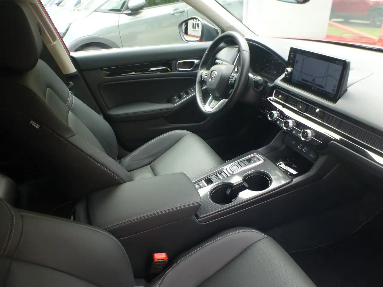 Honda Civic e:HEV 2,0 i-MMD Hybrid Advance Heckspoiler — معرض صور السيارة 18