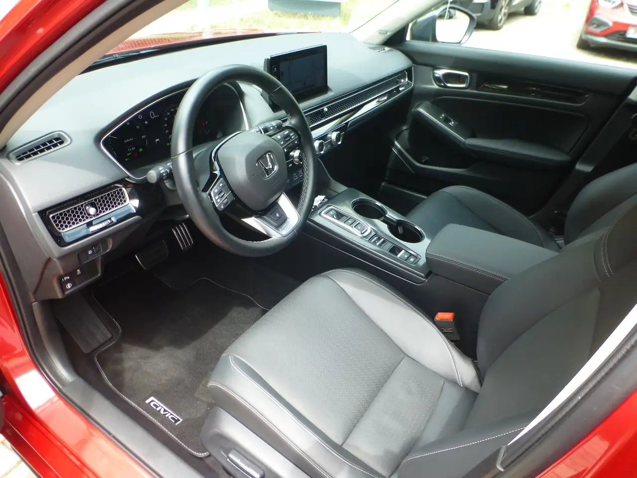 Honda Civic e:HEV 2,0 i-MMD Hybrid Advance Heckspoiler — معرض صور السيارة 5