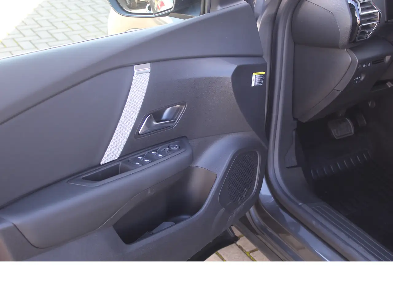 Citroen C4 MAX PT130 EAT LED Navi 360 Grad Kamera Head Up Alc — Galería del vehículo 9