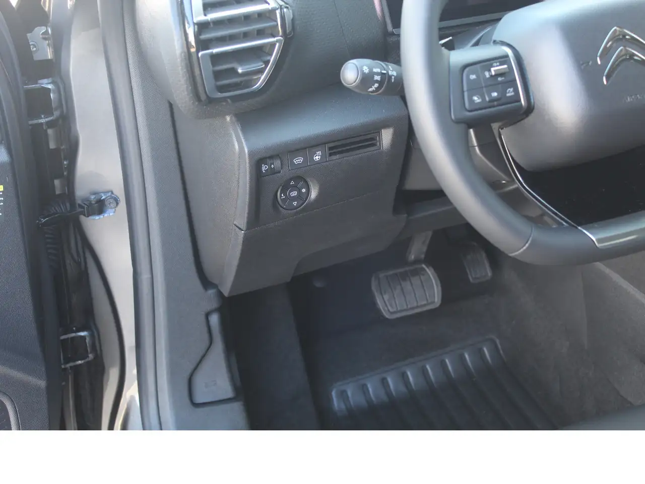 Citroen C4 MAX PT130 EAT LED Navi 360 Grad Kamera Head Up Alc — Galería del vehículo 10