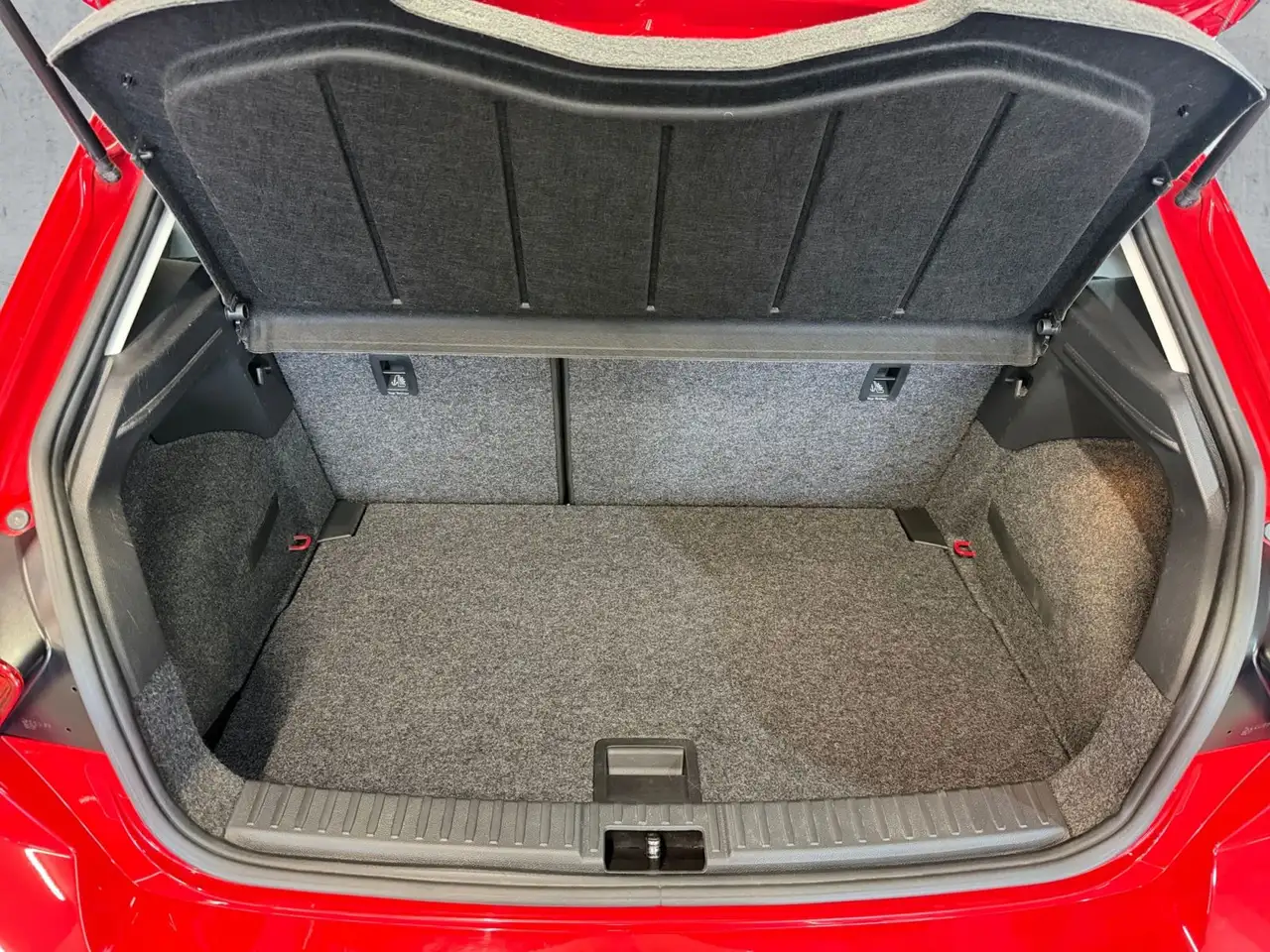 SEAT Ibiza 1.0 TSI STYLE EDITION LED+APP+GRA+PDC+VC — Galería del vehículo 14