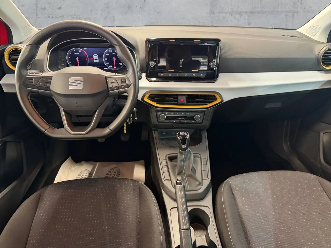 SEAT Ibiza 1.0 TSI STYLE EDITION LED+APP+GRA+PDC+VC — Galería del vehículo 9