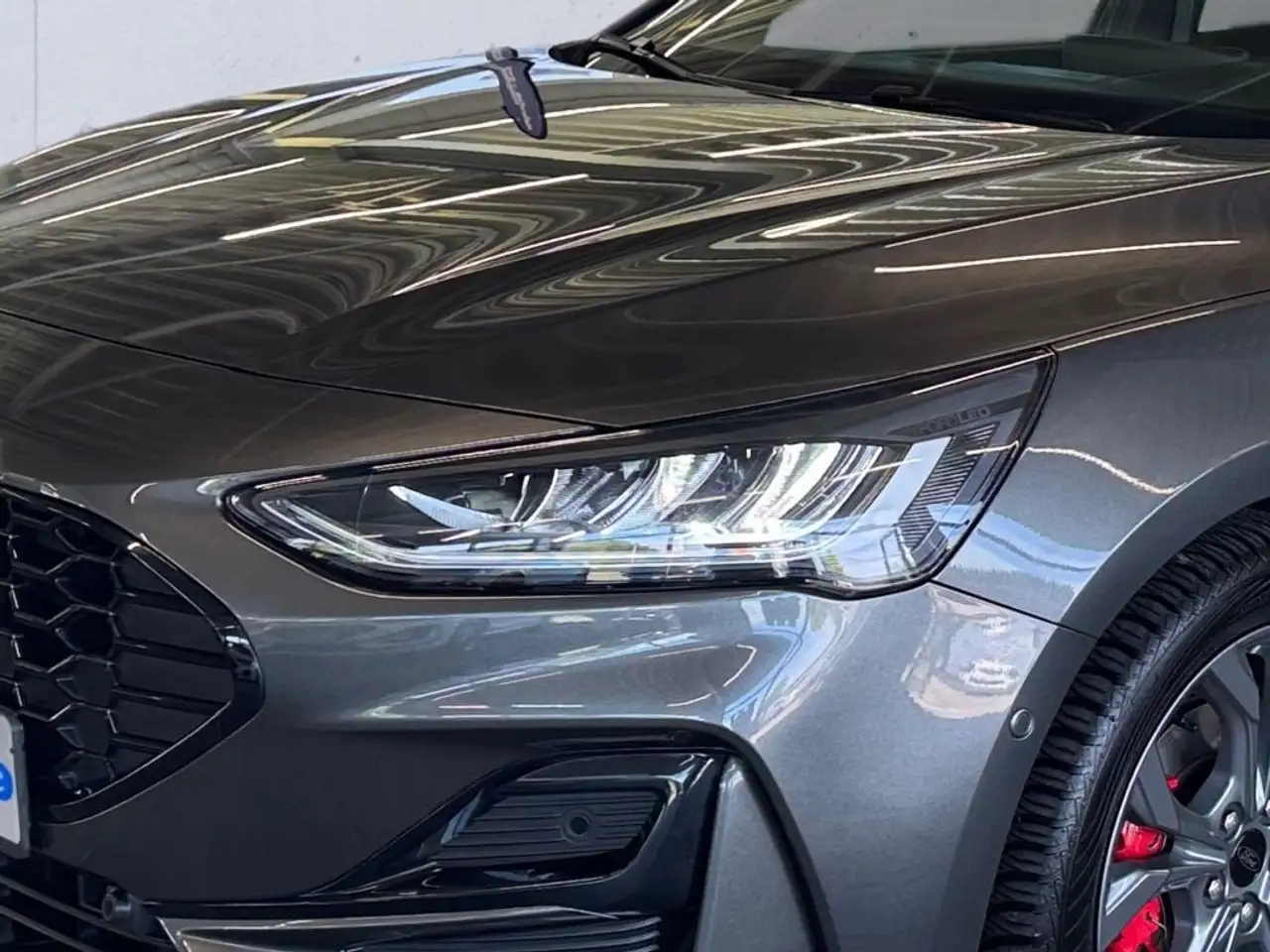 Ford Focus Turnier 1.0 EcoBoost Hybrid ST-LINE X — معرض صور السيارة 5