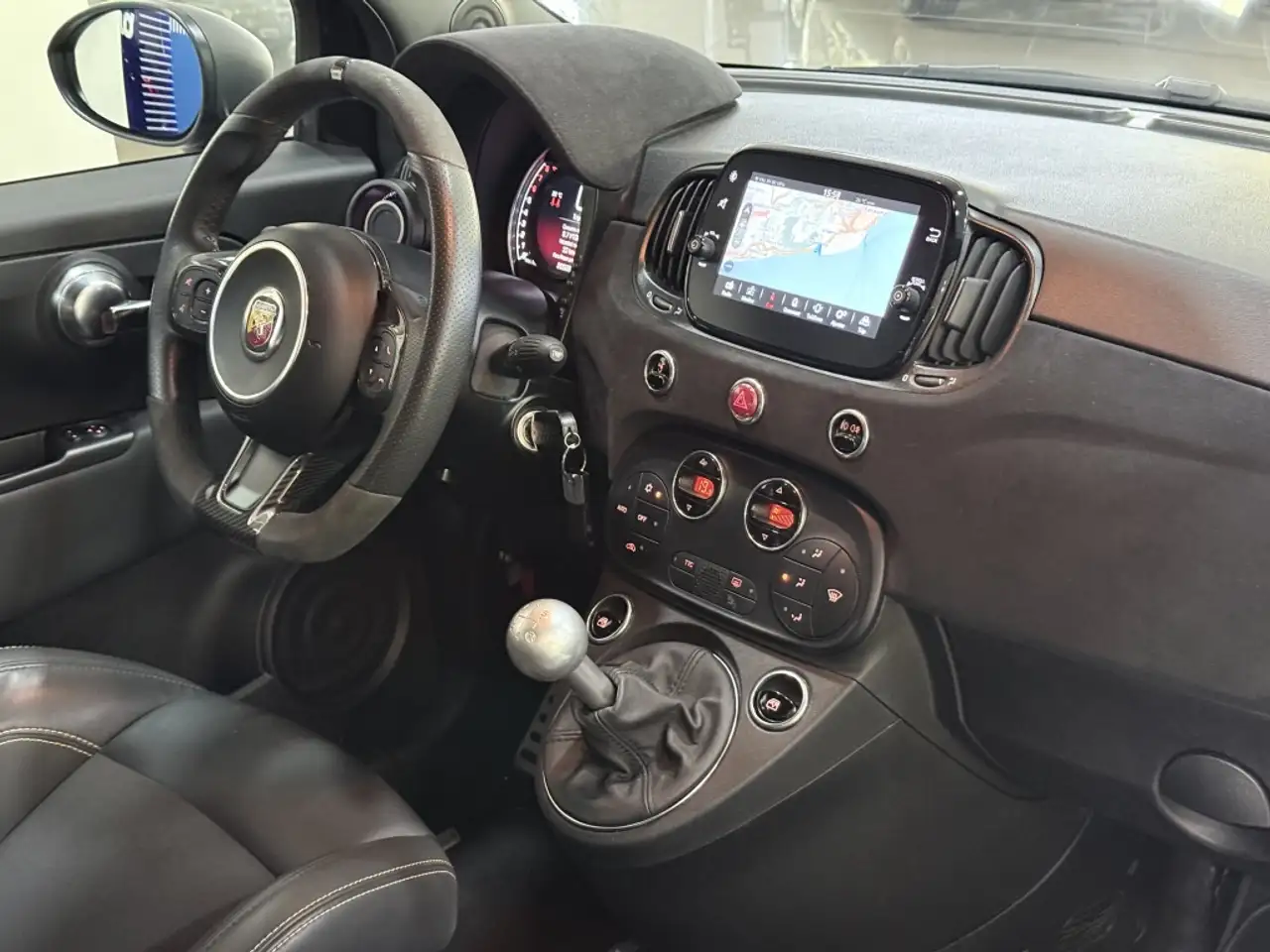 Abarth 695 1.4T JET 75º Anniversario 132KW — معرض صور السيارة 14